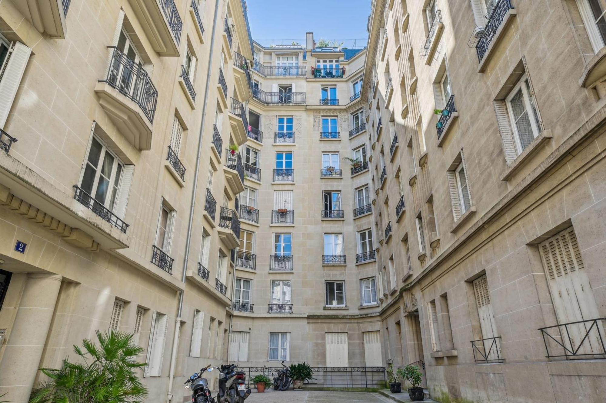 Terne Maillot - Gaston Bertandeau 1dbr Apartment Paris